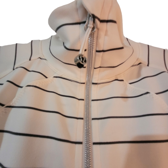 Lululemon Nice Asana Slalom stripe angel wing jacket Size 12 - Picture 5 of 12